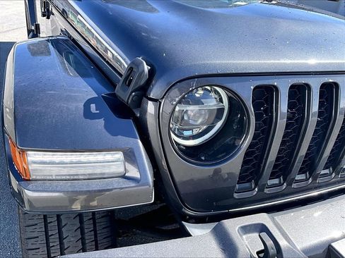 Used 2021 Jeep Gladiator Overland image 31