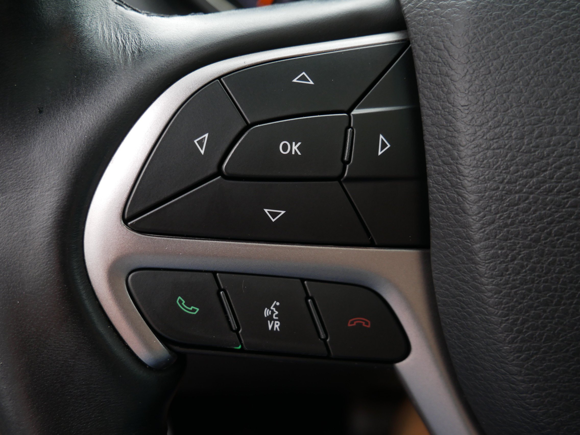 Used 2019 Jeep Grand Cherokee High Altitude AWD/4WD image 17