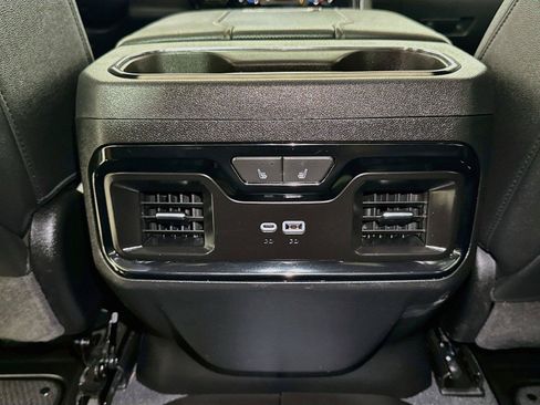 Used 2024 GMC Sierra 2500 AT4 w/ AT4 Premium Plus Package AWD/4WD image 25