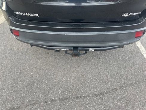 Used 2016 Toyota Highlander XLE image 16