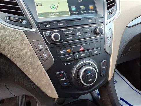 Used 2017 Hyundai Santa Fe Sport image 19