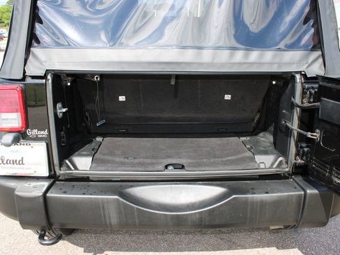 Used 2015 Jeep Wrangler Sport AWD/4WD image 12