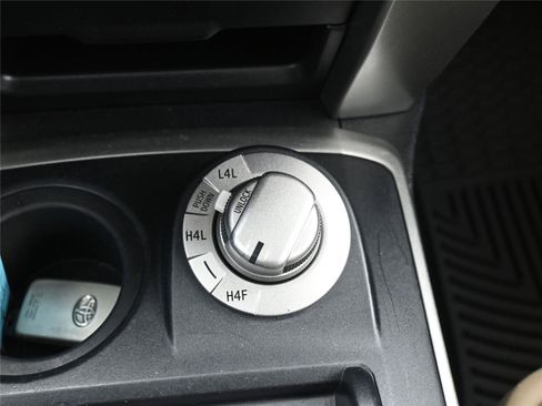 Used 2012 Toyota 4Runner Limited image 15