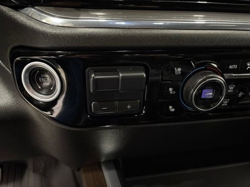 Used 2023 Chevrolet Silverado 1500 High Country w/ Technology Package AWD/4WD image 21