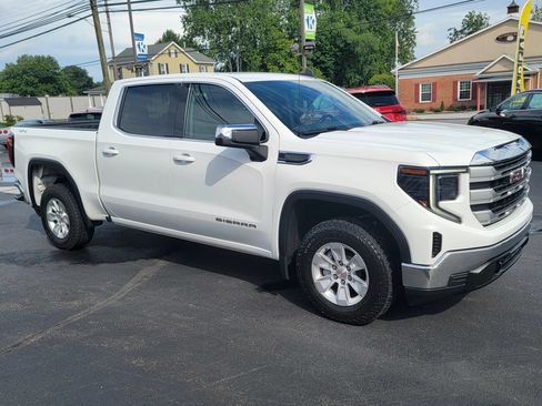 Used 2023 GMC Sierra 1500 SLE AWD/4WD image 3