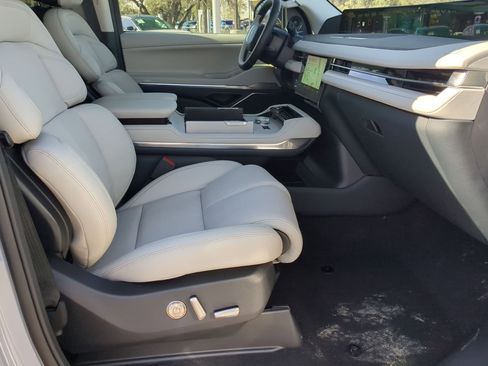 New 2026 Lincoln Navigator L Premier image 24