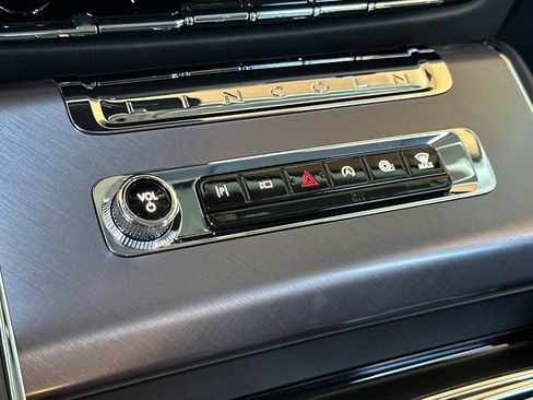New 2026 Lincoln Aviator 2WD w/ Jet Appearance Package image 21