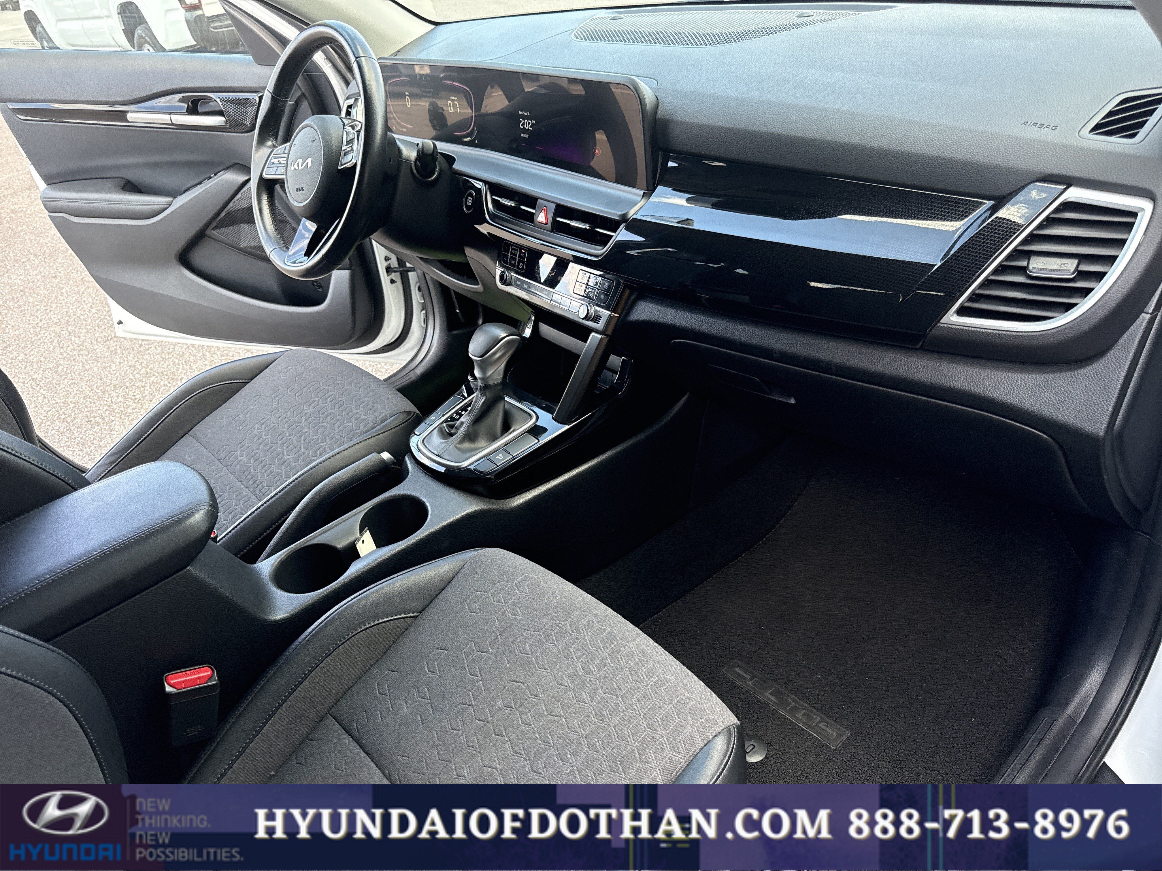Used 2025 Kia Seltos S FWD image 16