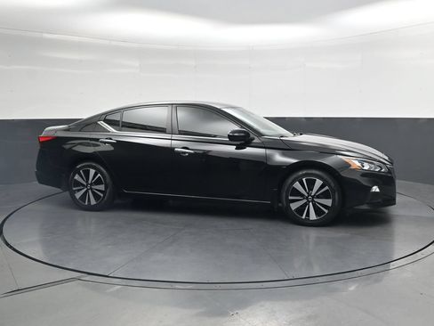 Used 2022 Nissan Altima 2.5 SV FWD image 4