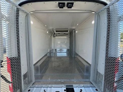 Used 2019 Ford Transit 250 148 Medium Roof image 23