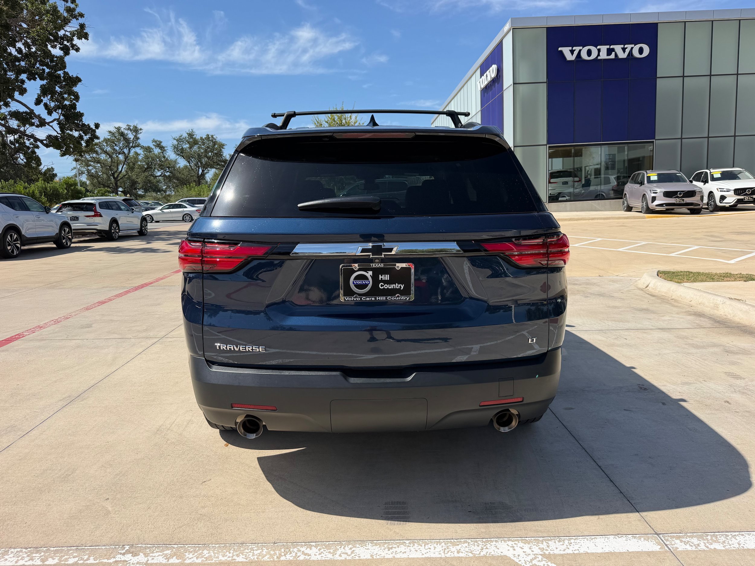 Used 2023 Chevrolet Traverse LT FWD image 5