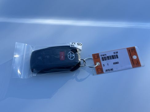 Certified 2025 Toyota 4Runner SR5 image 36