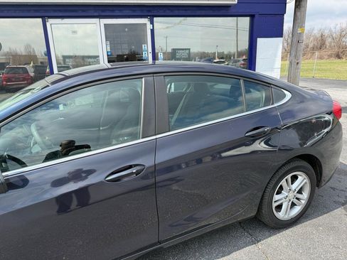 Used 2016 Chevrolet Cruze LT w/ Convenience Package image 2