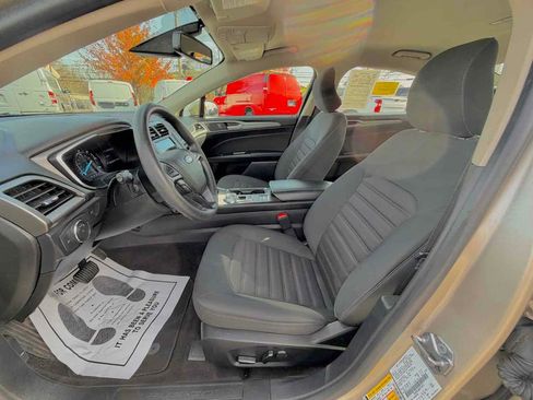Used 2019 Ford Fusion SE image 13