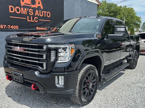 Used 2022 GMC Sierra 2500 AT4 w/ AT4 Premium Plus Package AWD/4WD image 11