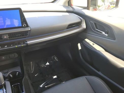 Used 2024 Toyota Prius XLE image 16