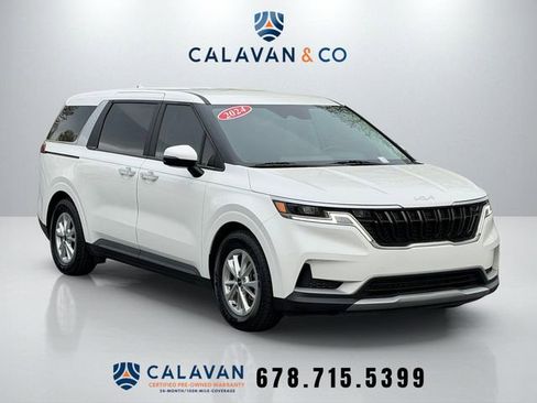Used 2024 Kia Carnival LX FWD image 1