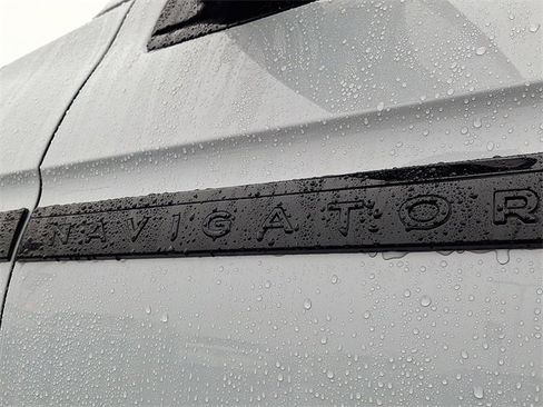 New 2025 Lincoln Navigator L Reserve w/ Jet Appearance Package image 10