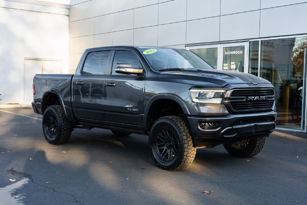 Used 2021 RAM 1500 Laramie AWD/4WD image 1