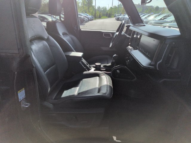 Certified 2022 Ford Bronco Outer Banks w/ Sasquatch Package AWD/4WD image 16