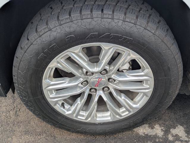 Used 2023 GMC Yukon XL SLT AWD/4WD image 9