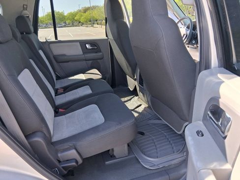 Used 2006 Ford Expedition XLT RWD image 13