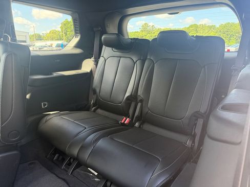 Used 2025 Jeep Grand Cherokee L Limited w/ Luxury Tech Group II AWD/4WD image 29