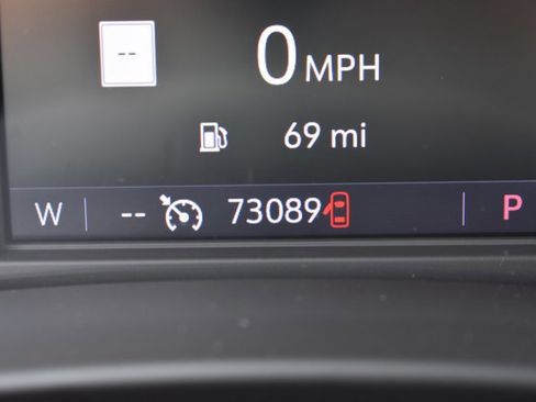 Used 2021 Buick Enclave Premium w/ Surround and Sites Package FWD image 23