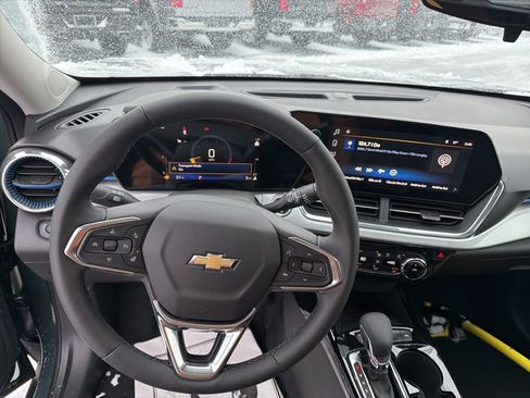 New 2026 Chevrolet Trax LT w/ Sunroof Package image 2