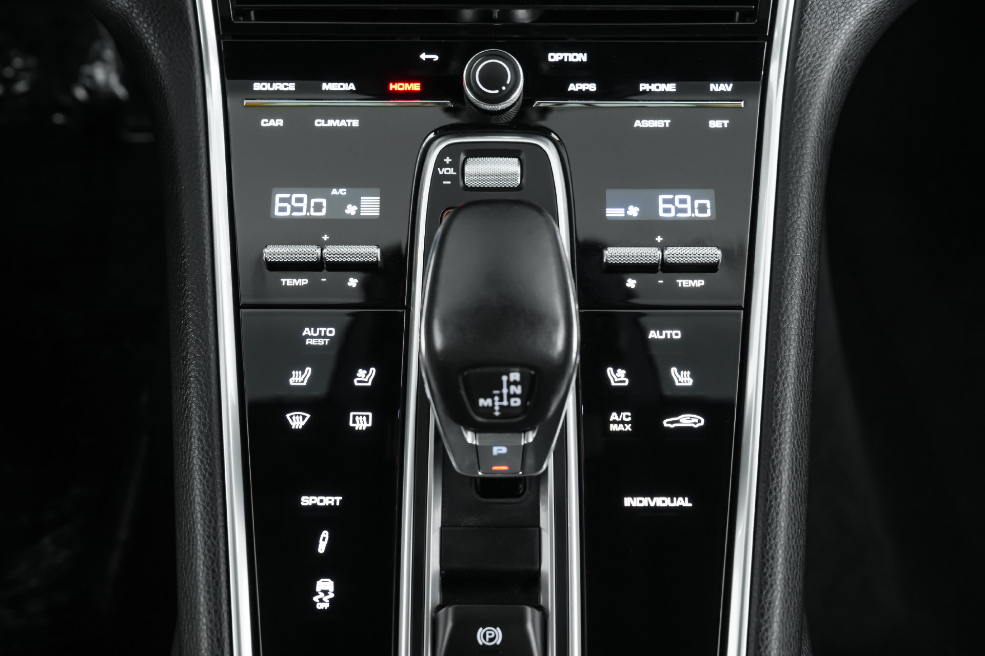 Used 2023 Porsche Panamera Platinum Edition RWD image 37