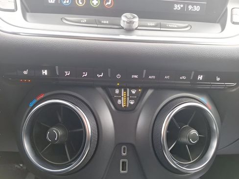 Used 2023 Chevrolet Blazer LT image 25