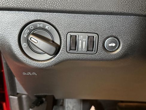 Used 2022 Dodge Charger SXT image 17