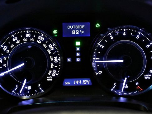 Used 2011 Lexus IS 250C image 34