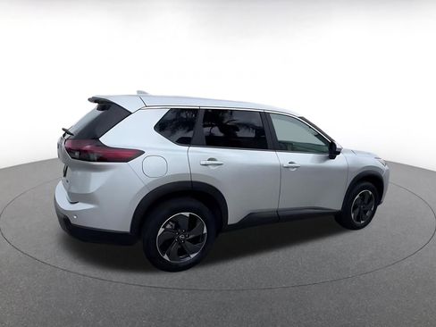 Used 2025 Nissan Rogue SV image 15