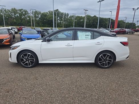 New 2025 Nissan Sentra SR w/ SR Premium Package image 4