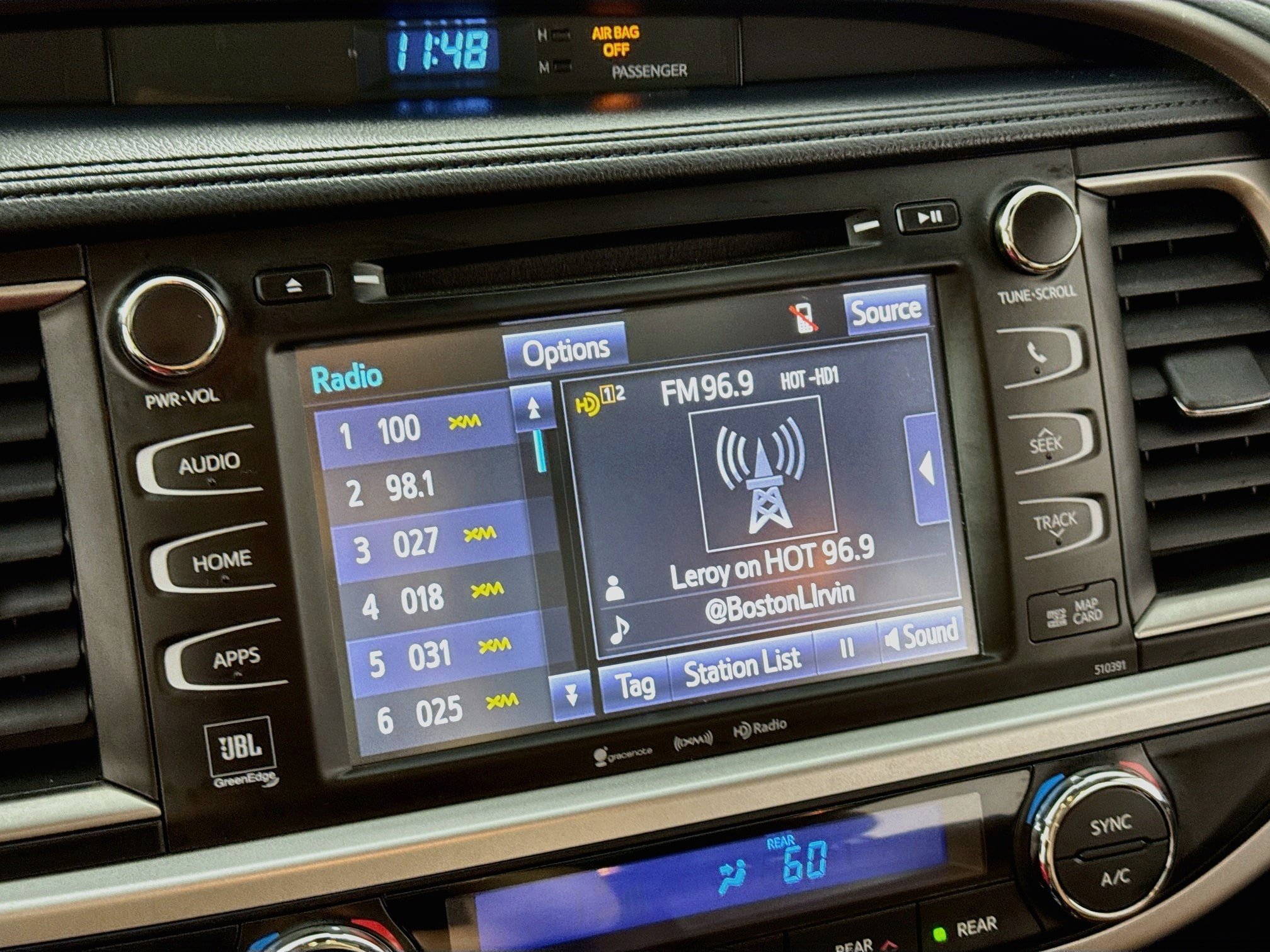 Used 2019 Toyota Highlander Limited Platinum w/ Carpet Mat Package (TMS) AWD/4WD image 19