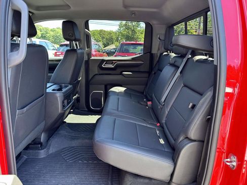 Used 2023 Chevrolet Silverado 1500 LT Trail Boss w/ LT Trail Boss Premium Package AWD/4WD image 12