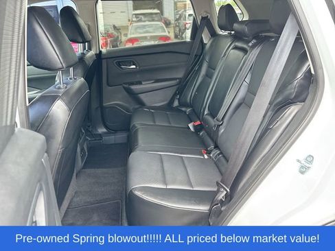 Used 2024 Nissan Rogue SV w/ SV Premium Package FWD image 18