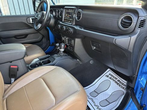 Used 2021 Jeep Wrangler Unlimited Sahara image 22