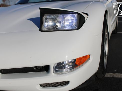 Used 1998 Chevrolet Corvette Convertible RWD image 33