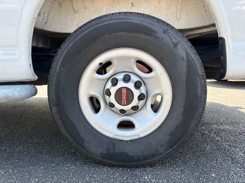 Used 2025 GMC Savana 2500 w/ Driver Convenience Package RWD image 17