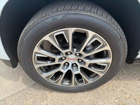New 2026 GMC Yukon Denali w/ Sun & Power Step Package AWD/4WD image 10