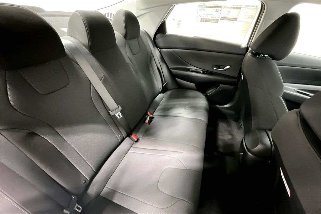 Used 2026 Hyundai Elantra SE FWD image 9