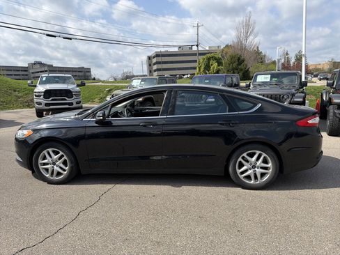 Used 2016 Ford Fusion SE image 7