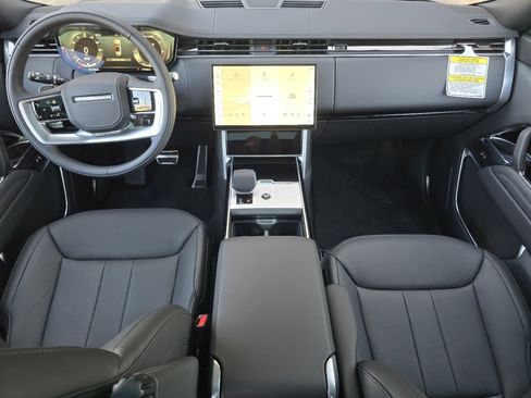 New 2025 Land Rover Range Rover SE image 39