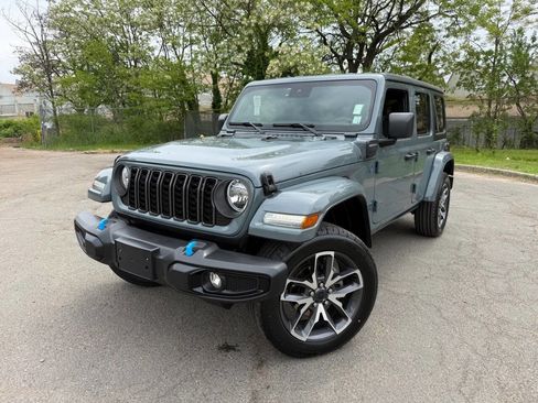 Used 2024 Jeep Wrangler Unlimited w/ Technology Group AWD/4WD image 1