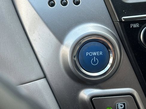 Used 2017 Toyota Prius V Three FWD image 28