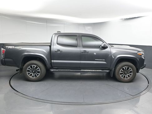 Used 2020 Toyota Tacoma TRD Sport image 9