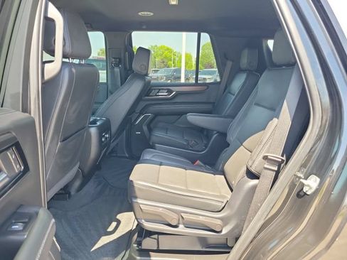 Used 2025 GMC Yukon Denali AWD/4WD image 9