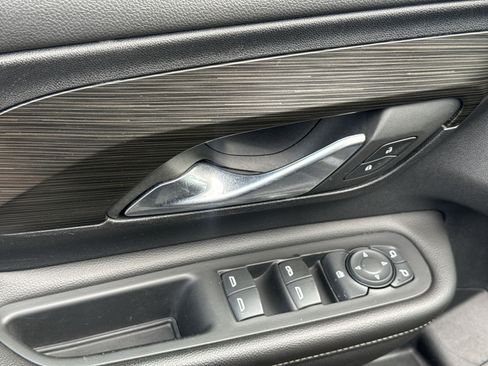 Used 2022 GMC Terrain SLE FWD image 16